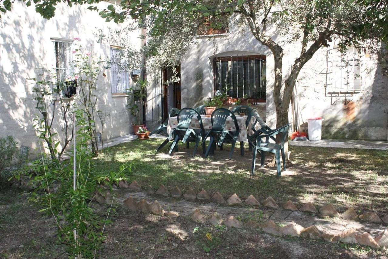 B&B Mamma Ari Fermo Buitenkant foto