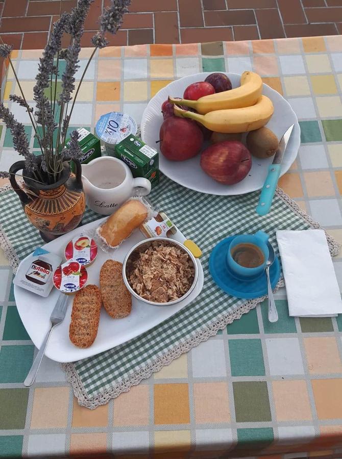 B&B Mamma Ari Fermo Buitenkant foto